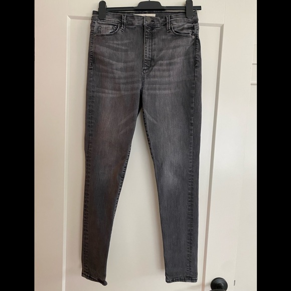 Gap brand black distressed was True Skinny Super High Rise jean, size 30 Reg - Picture 1 of 3